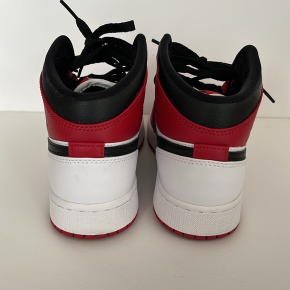Jordan 1 Mid Chicago 2020 (GS) - Picture 4 of 8